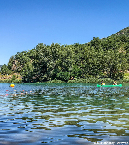 Camping en Aveyron Domaine L’Écrin Vert : activité canoë kayac au cœur de la vallée du Tarn