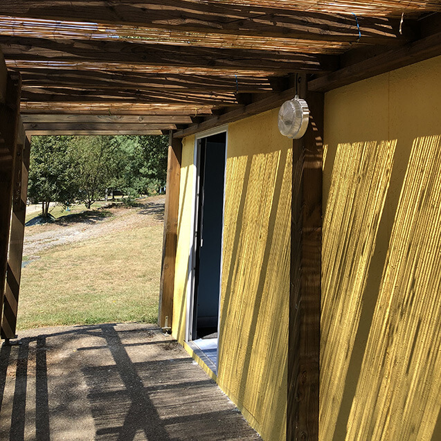 Lodges Confort PMR : location vacances en Aveyron au Domaine L’Écrin Vert