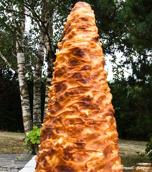 Gâteau à la broche servi à la Brasserie du Domaine de Lincou, restaurant du Domaine L’Écrin Vert, camping